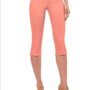 Women’s Classic Fit Capri Pants